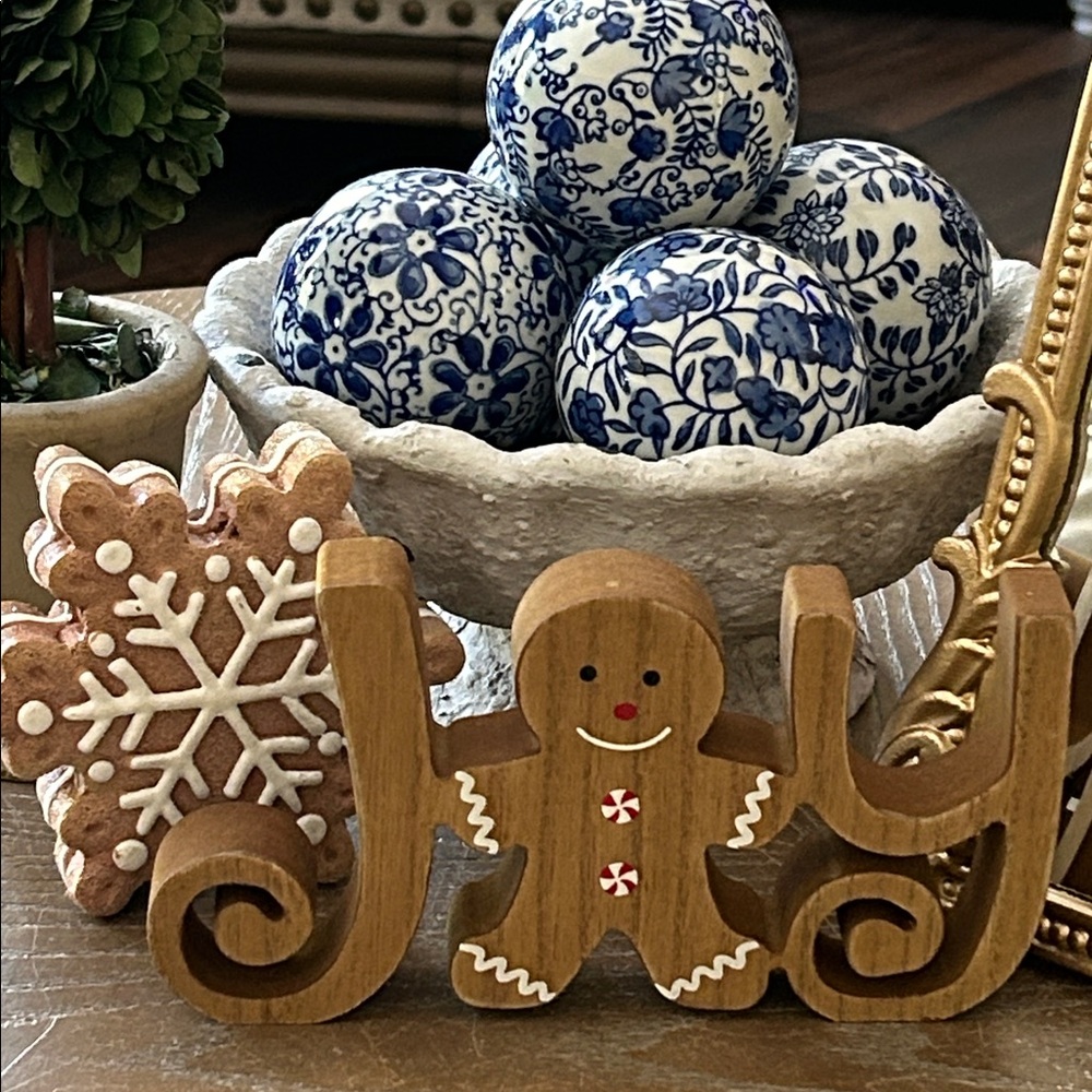 NEW! Wood Farmhouse Gingerbread Man JOY Baking Christmas Cookie Sign